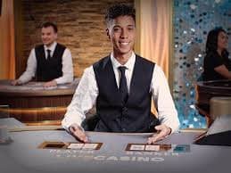 Antarmuka aplikasi pria4d menampilkan pasar Liga 1 Indonesia dan permainan live-dealer